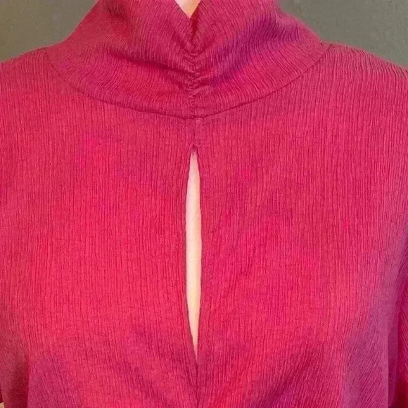 Andrew Marc New York Pink Ruched Cut-Out Blouse Large NWT - Picture 9 of 9